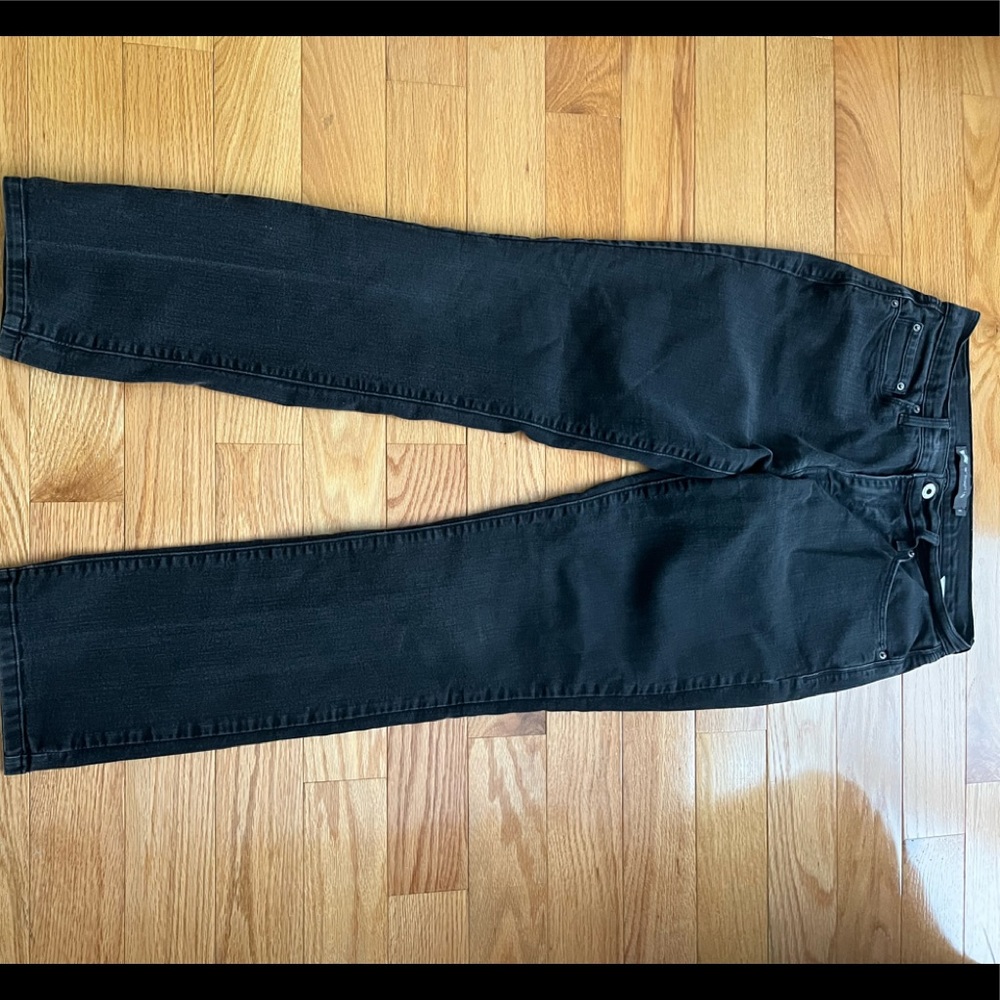 Women’s black 505 straight leg Levi’s jeans